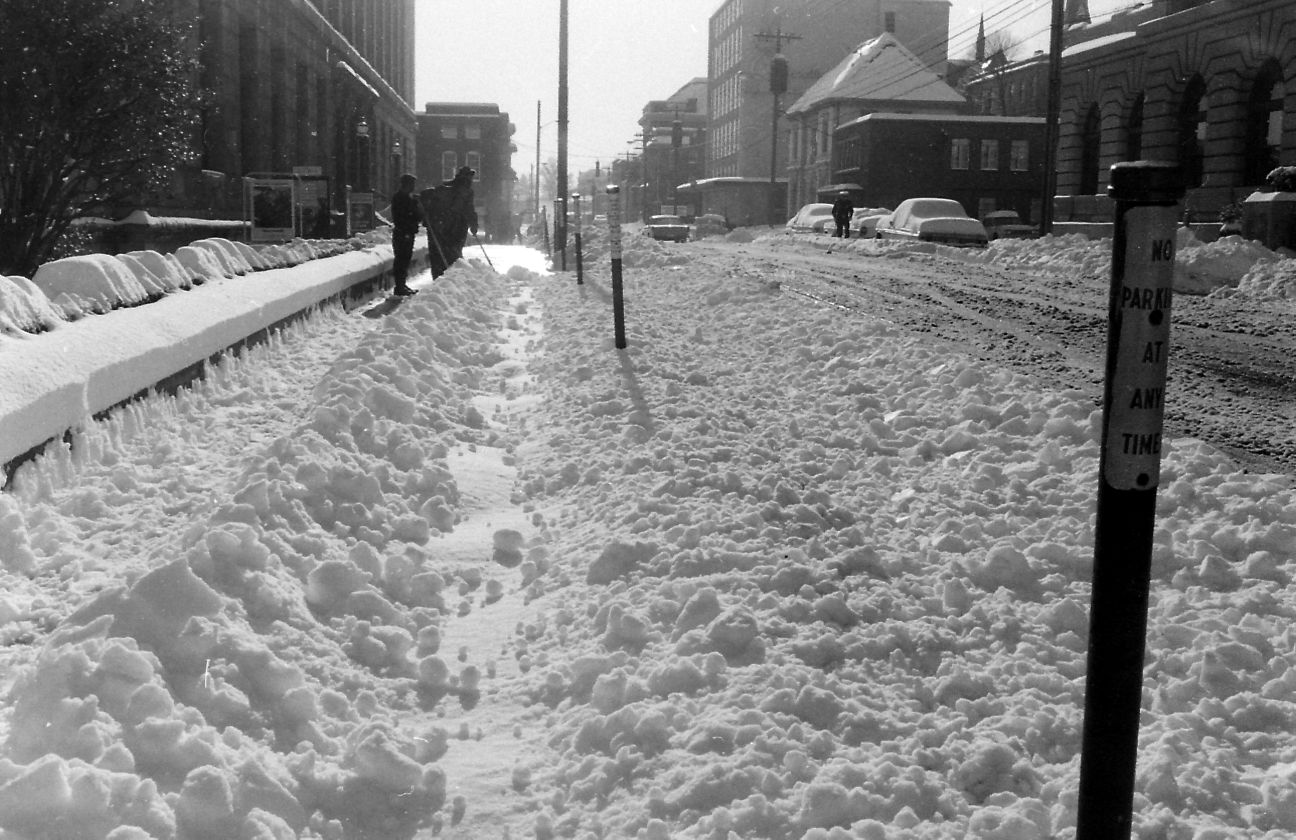 1969-12-26 Christmas snow 1969 Main Street
